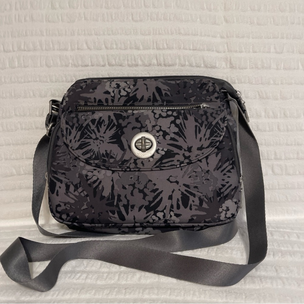 Baggallini Calais Black and Gray Patterned Crossbody Bag RFID